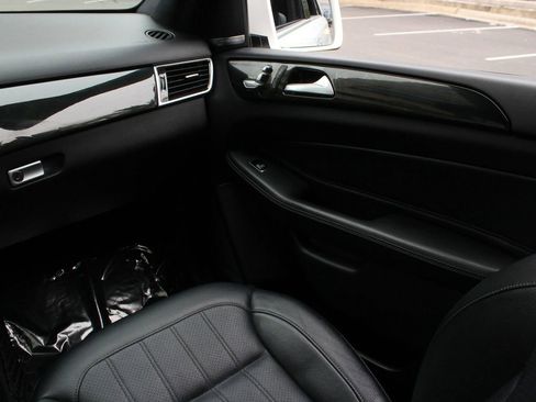 Used 2019 Mercedes-Benz GLE 400 4MATIC w/ Premium 1 Package image 23