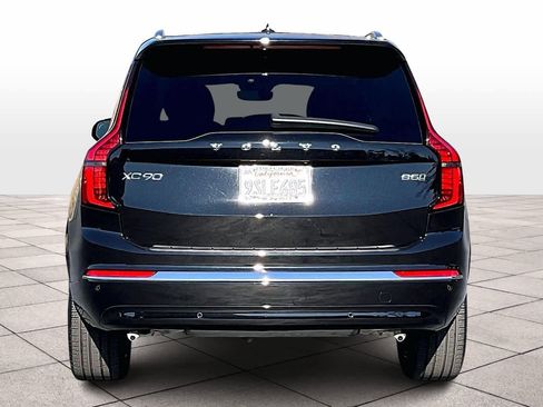 Used 2025 Volvo XC90 B5 Core w/ Protection Package Premier image 7