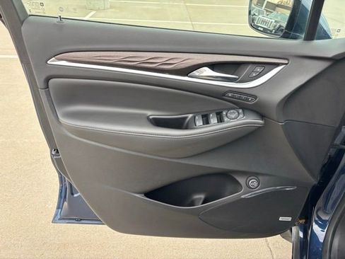 Certified 2023 Buick Enclave Avenir w/ Avenir Technology Package image 18