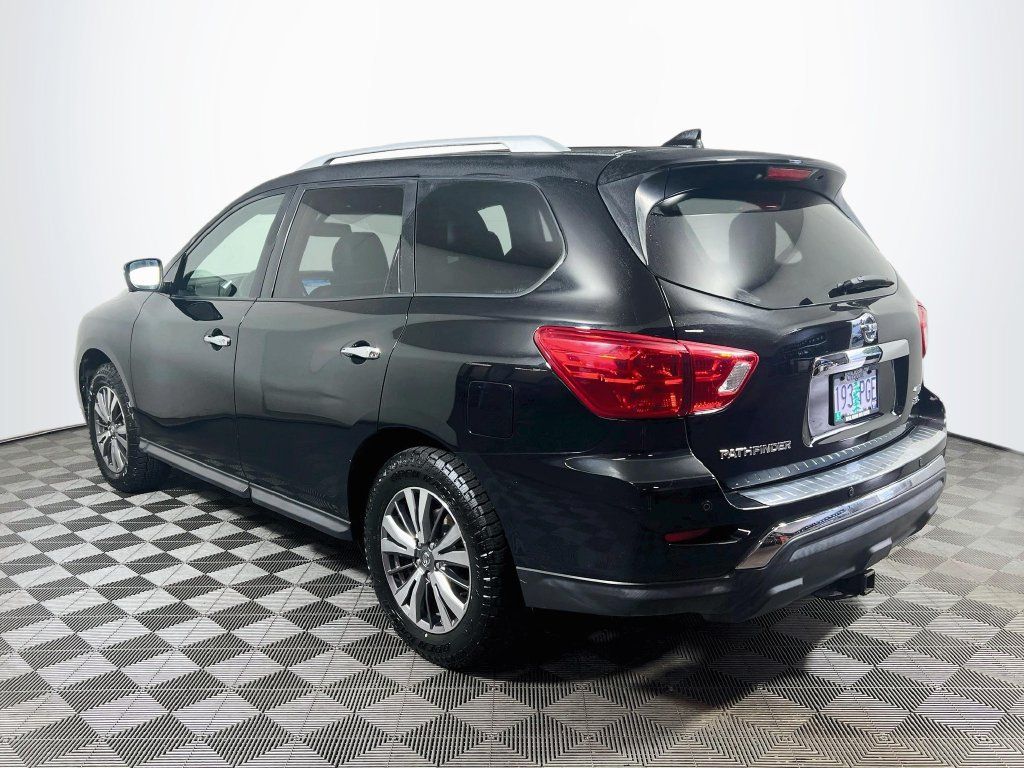 Used 2019 Nissan Pathfinder SL AWD/4WD image 5