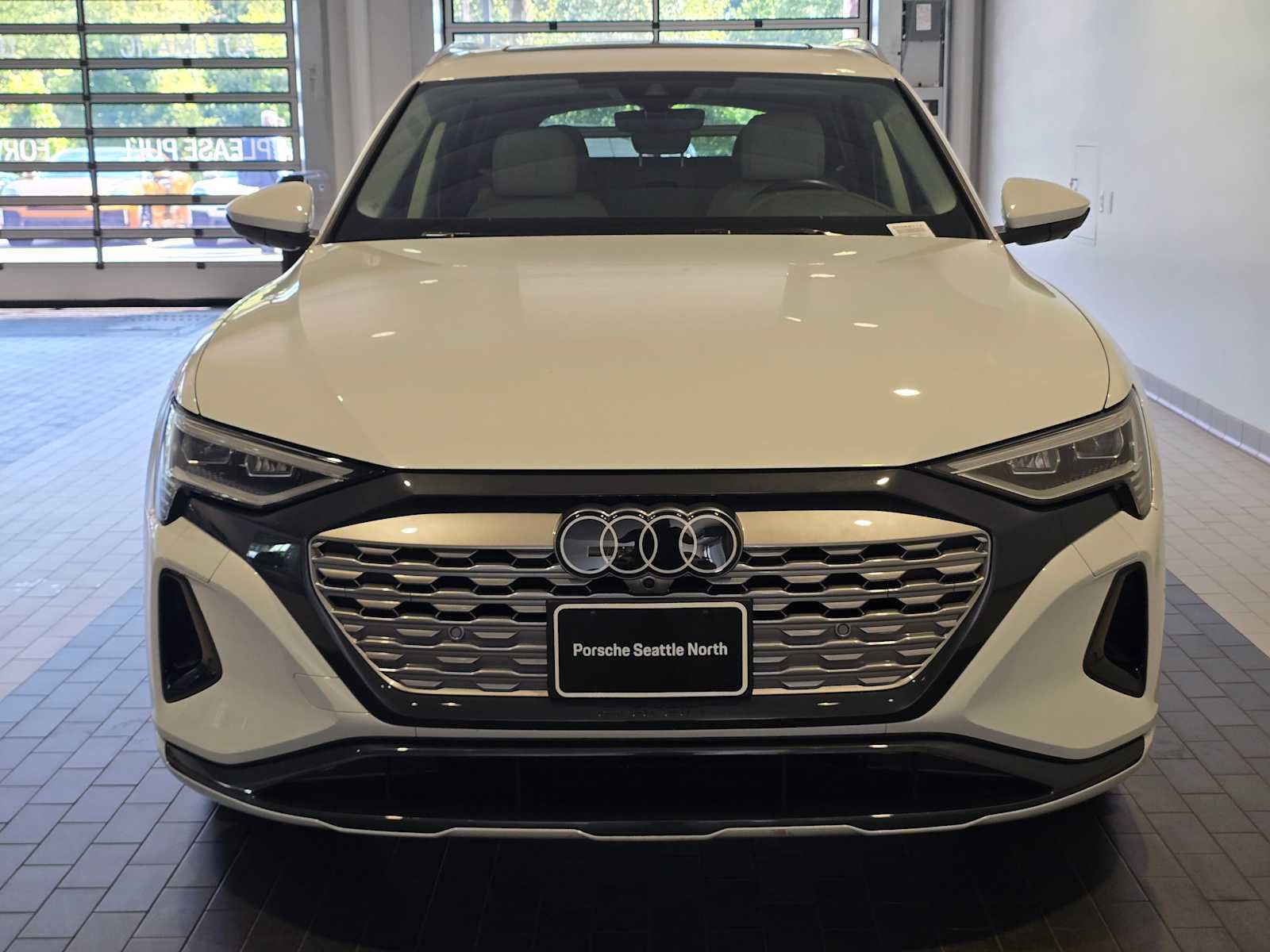Used 2024 Audi Q8 e-tron Premium Plus w/ Premium Plus Package AWD/4WD image 10