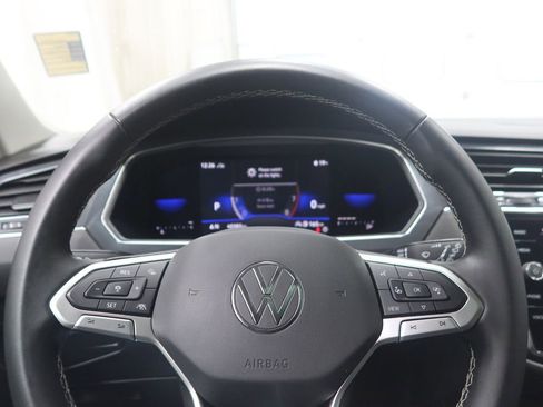Used 2022 Volkswagen Tiguan SE AWD/4WD image 20
