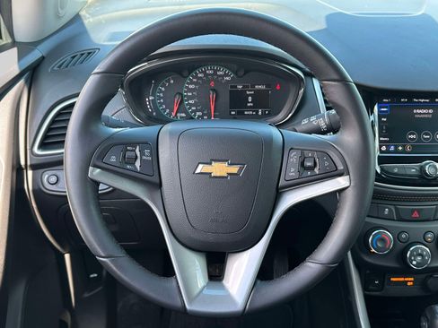 Certified 2022 Chevrolet Trax LT w/ Midnight Edition AWD/4WD image 15