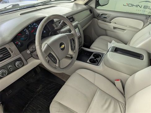 Used 2011 Chevrolet Avalanche LT w/ Luxury Package image 10