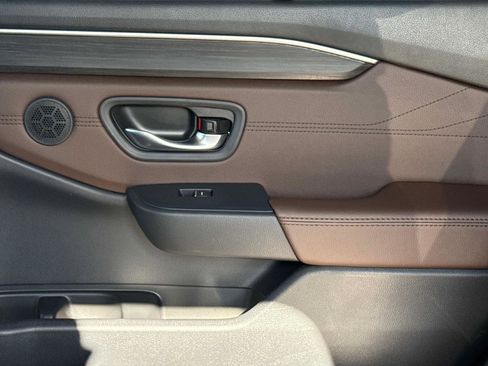 New 2026 Honda Pilot Touring image 18