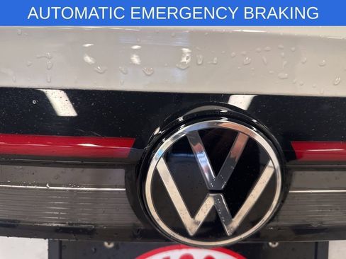 Used 2025 Volkswagen Taos SE image 11