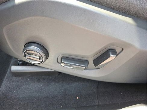 Certified 2025 Volvo XC60 B5 Plus image 11