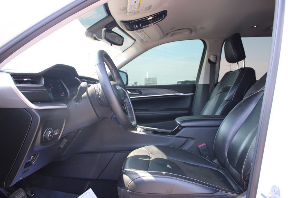 Used 2022 Jeep Grand Cherokee L Limited RWD image 24