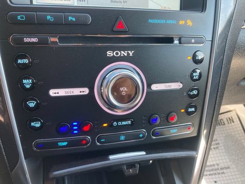 Used 2017 Ford Explorer Limited w/ Equipment Group 301A AWD/4WD image 26