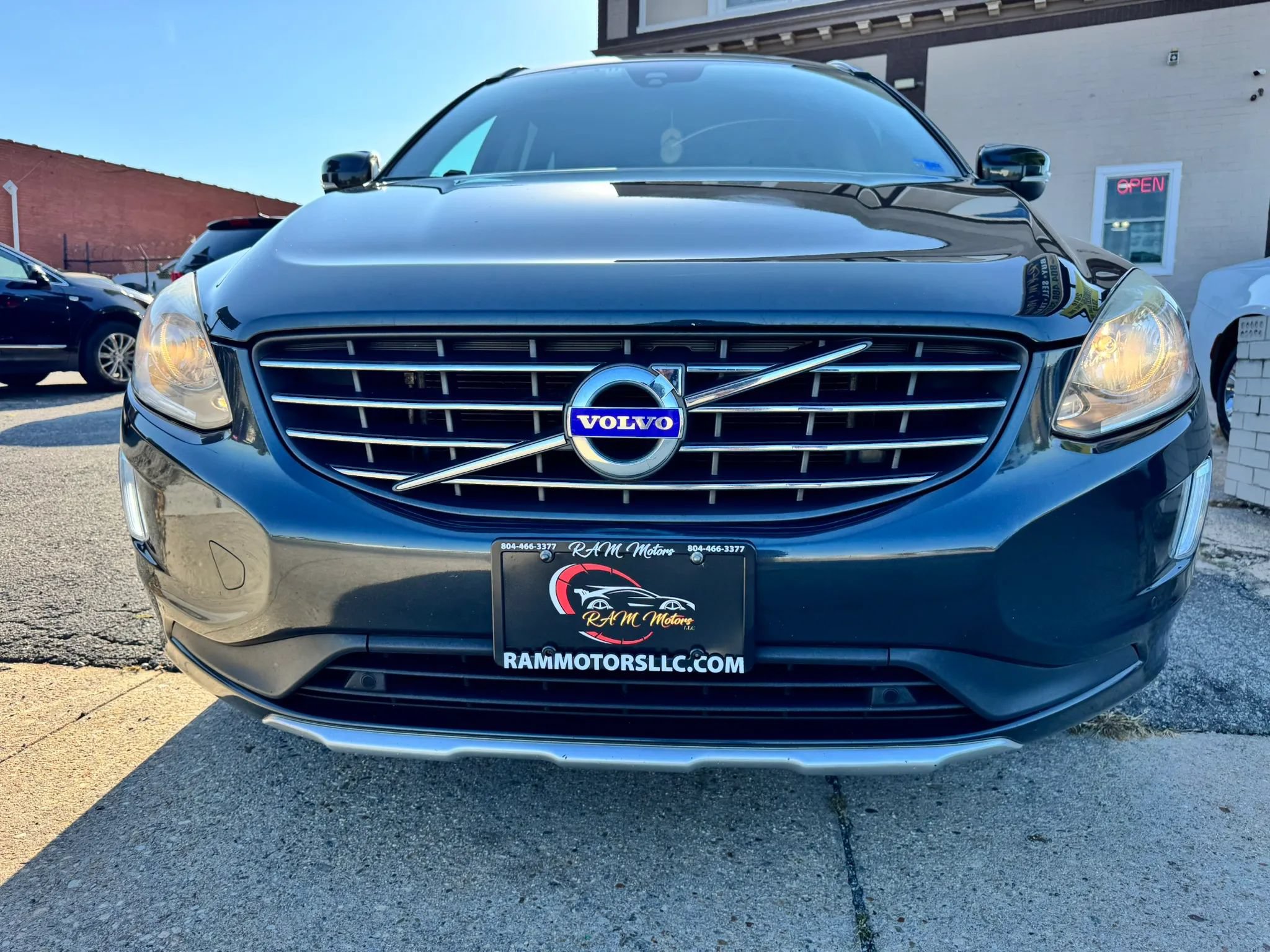 Used 2015 Volvo XC60 T6 w/ Protection Package AWD/4WD image 7