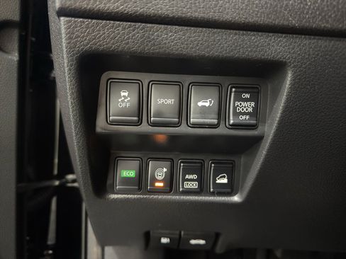 Used 2016 Nissan Rogue SV AWD/4WD image 25