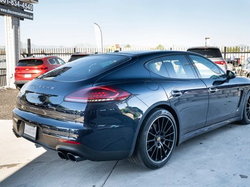 Used 2016 Porsche Panamera RWD image 10