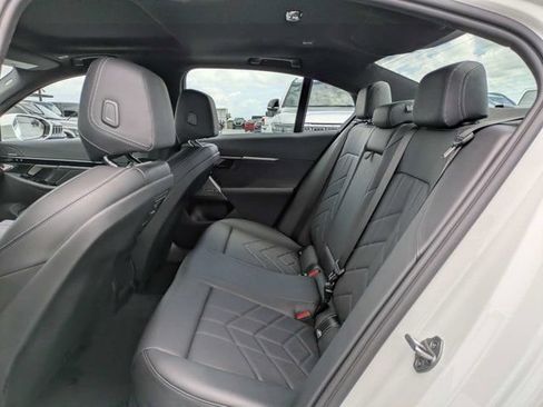 Used 2026 BMW 530i xDrive AWD/4WD image 12