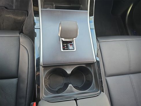 New 2026 Land Rover Range Rover Velar Dynamic SE image 25