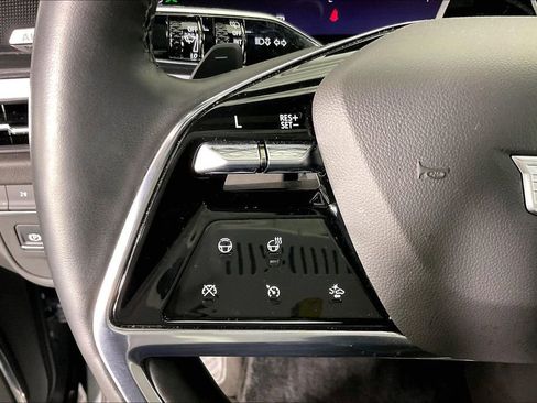 Used 2025 Cadillac Escalade Sport w/ Touring Package image 27