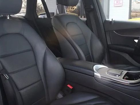 Used 2021 Mercedes-Benz GLC 300 4MATIC image 42