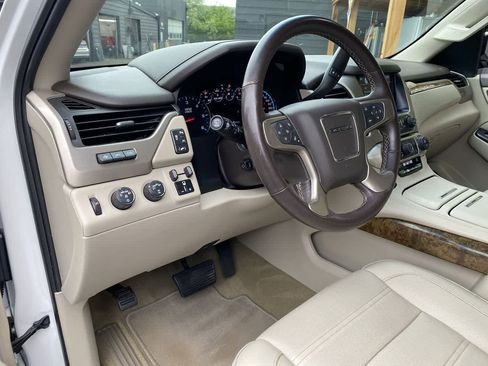 Used 2017 GMC Yukon Denali w/ Open Road Package AWD/4WD image 2
