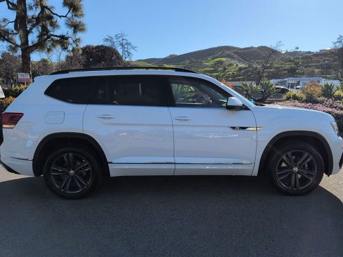 Used 2020 Volkswagen Atlas SE w/ Panoramic Sunroof Package image 4