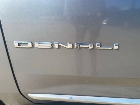 Used 2021 GMC Yukon Denali AWD/4WD image 4