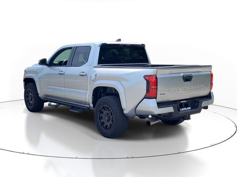 Used 2026 Toyota Tacoma SR5 AWD/4WD image 5