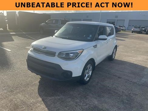 Used 2017 Kia Soul FWD image 1