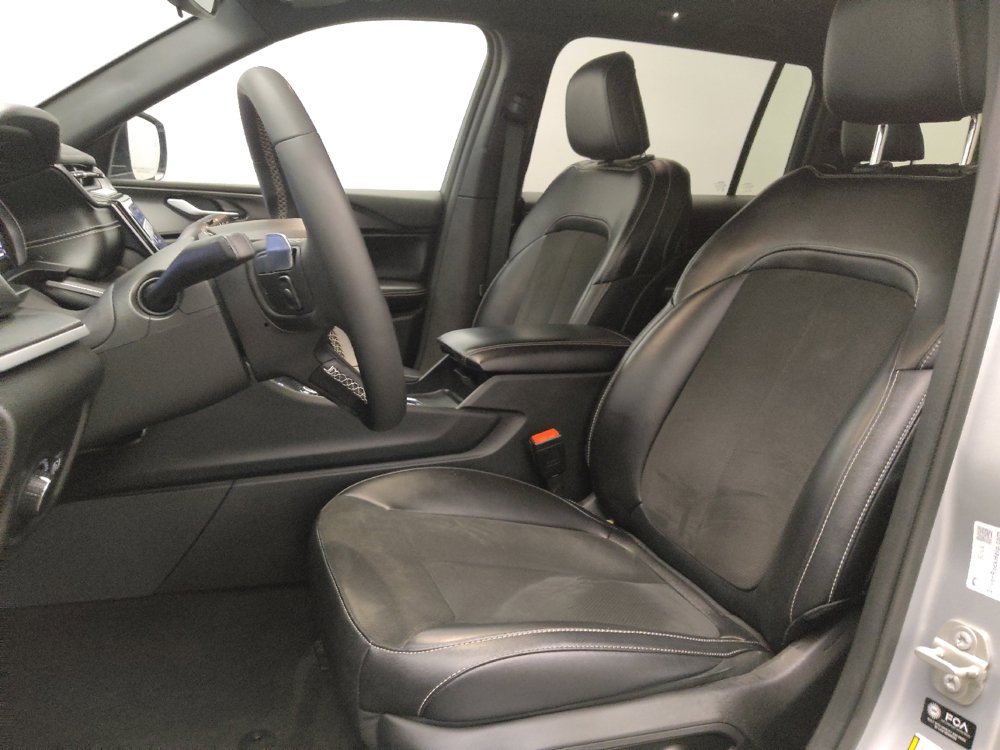 Used 2023 Jeep Grand Cherokee L Laredo RWD image 17