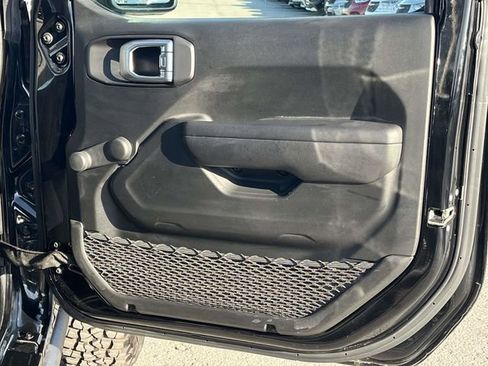 Used 2022 Jeep Gladiator Sport image 25