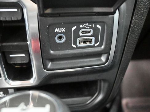 Used 2024 Jeep Wrangler Unlimited Rubicon image 4