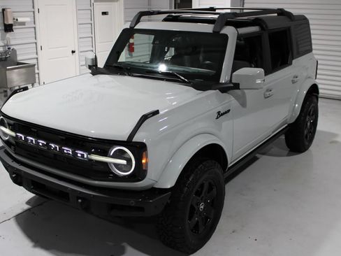 Used 2022 Ford Bronco Outer Banks AWD/4WD image 48