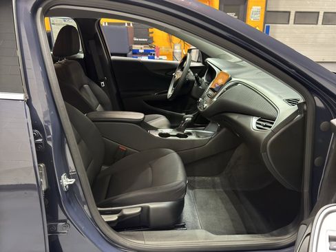 Used 2025 Chevrolet Malibu LT image 16