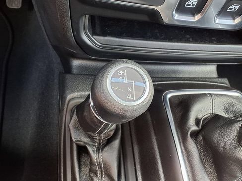 Used 2025 Jeep Wrangler Sport AWD/4WD image 29