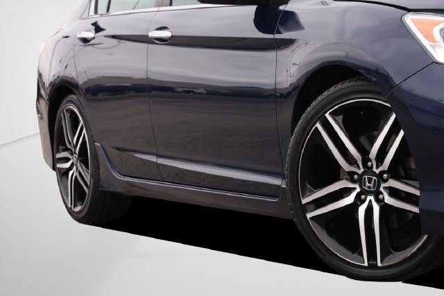 Used 2017 Honda Accord Sport Special Edition image 3