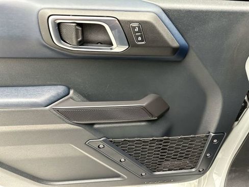 Used 2024 Ford Bronco Outer Banks image 13