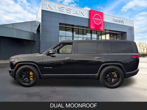 Used 2023 Rivian R1S Adventure image 5
