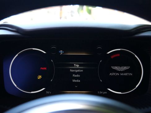 Used 2023 Aston Martin DBX AWD/4WD image 6