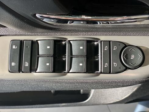 Used 2013 Chevrolet Suburban LT w/ Suspension Package, Off-Road AWD/4WD image 16