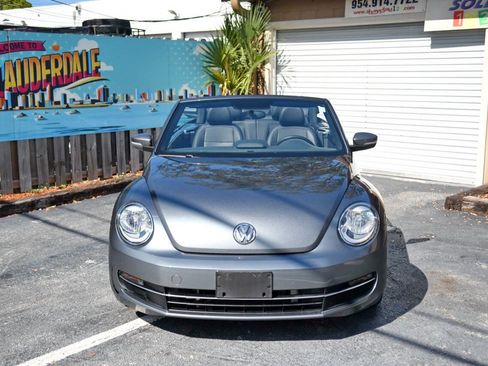 Used 2015 Volkswagen Beetle TDI FWD image 2