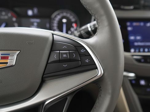 Used 2022 Cadillac XT5 Premium Luxury AWD/4WD image 27