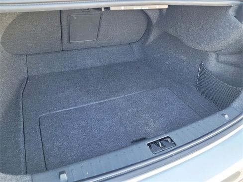 Used 2016 Volvo S60 T5 image 9