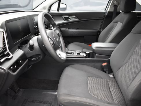 Used 2023 Kia Sportage LX AWD/4WD image 13