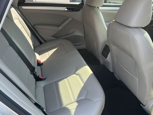 Used 2019 Volkswagen Passat 2.0T Wolfsburg w/ Wheels & Sunroof Package FWD image 13