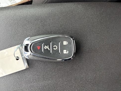 Used 2018 Chevrolet Equinox LT image 21