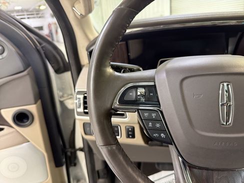 Used 2022 Lincoln Navigator Reserve RWD image 14