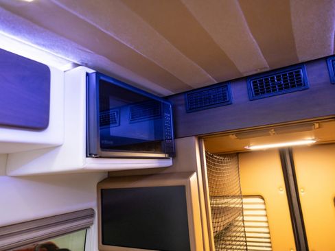 Used 2025 Mercedes-Benz Sprinter 3500 image 38