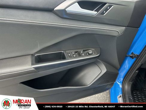 Used 2025 Volkswagen Taos SE FWD image 15