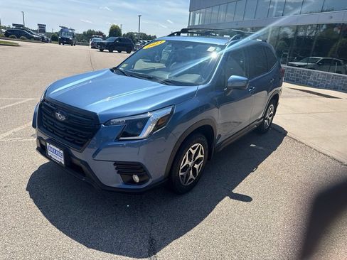 Used 2023 Subaru Forester Premium AWD/4WD image 5