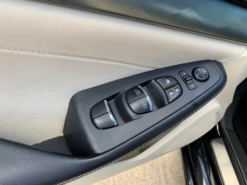 Used 2019 Nissan Maxima 3.5 SL w/ Floor Mat Group FWD image 18