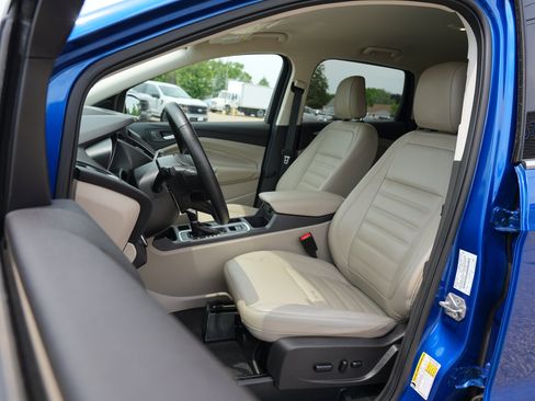 Used 2019 Ford Escape Titanium AWD/4WD image 14