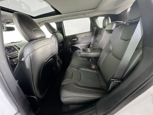 Used 2022 Jeep Cherokee Latitude Lux w/ Sun & Sound Group image 24