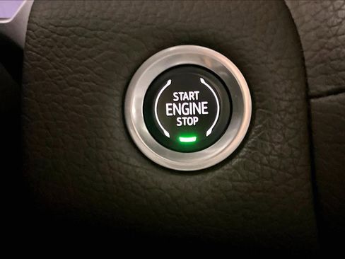 Used 2022 GMC Yukon XL Denali AWD/4WD image 34